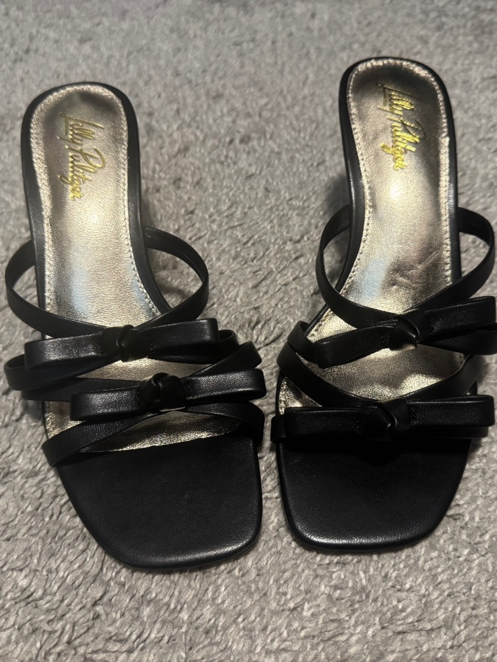 EUC Lilly Pulitzer Wanda slide size 6